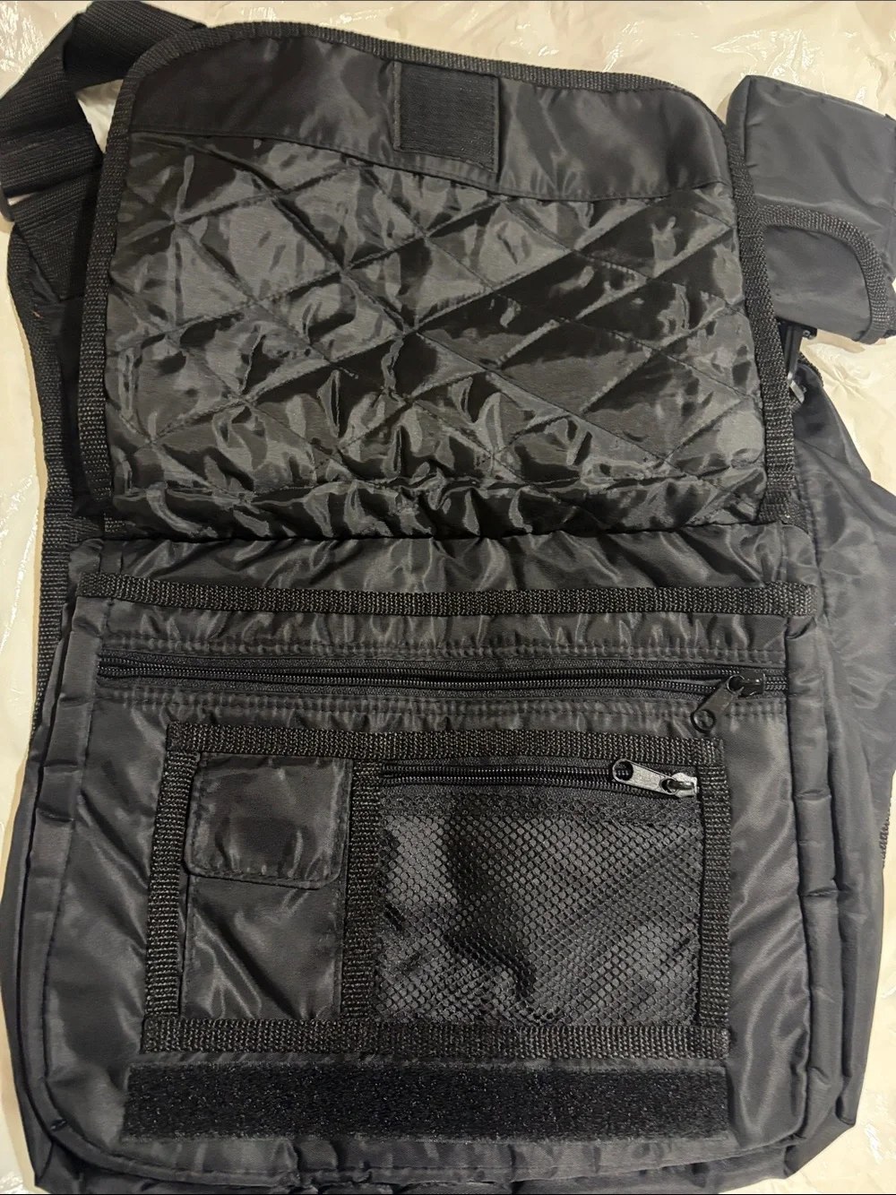 Levi’s Vintage Y2K Nylon Sling Black Messenger Bag Brand New